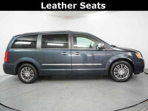 2014 Chrysler Town and Country Touring-L