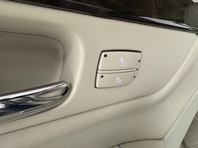 2010 Cadillac DTS Luxury Collection