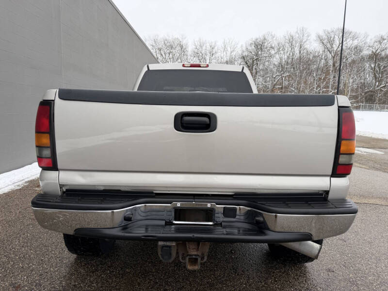 2004 GMC Sierra 2500HD SLT
