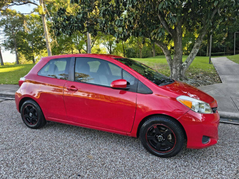2012 Toyota Yaris 3-Door LE