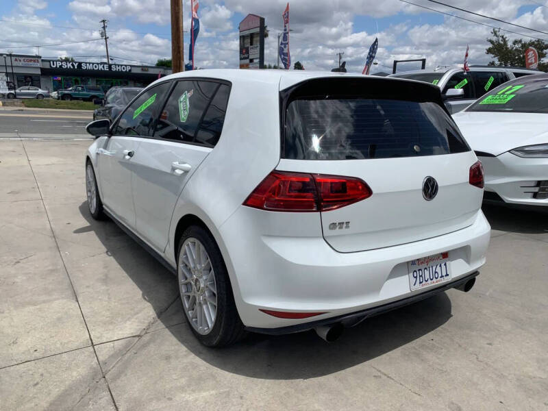 2017 Volkswagen Golf GTI S