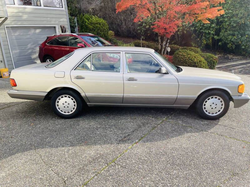 1990 Mercedes-Benz 300-Class 300 SE