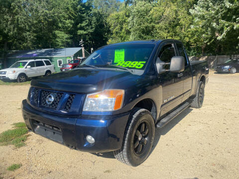 2011 Nissan Titan for sale at Northwoods Auto & Truck Sales in Machesney Park IL