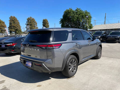 2022 Nissan Pathfinder S