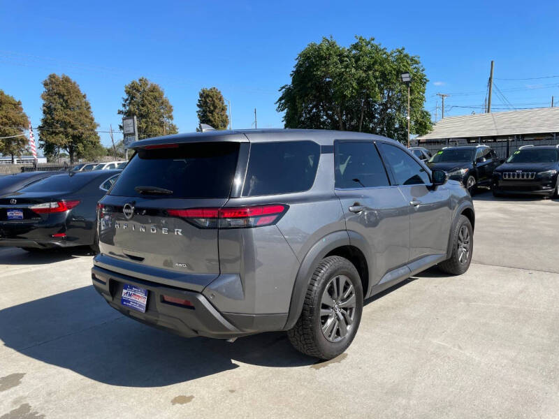 2022 Nissan Pathfinder S