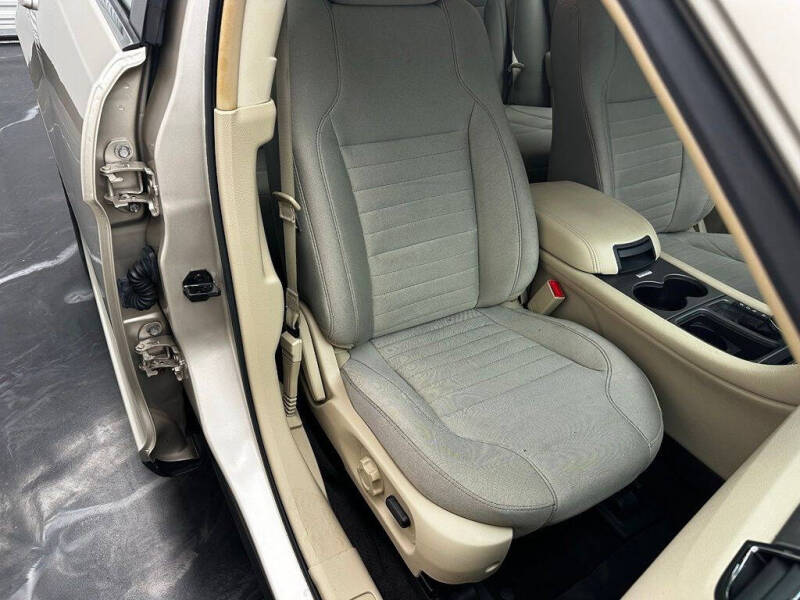 2017 Ford Taurus SE