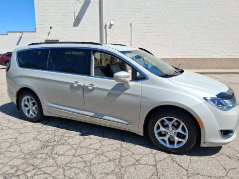 2017 Chrysler Pacifica Touring-L