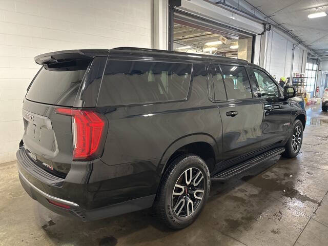 2022 GMC Yukon XL AT4