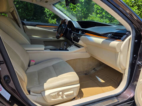2013 Lexus ES 300h