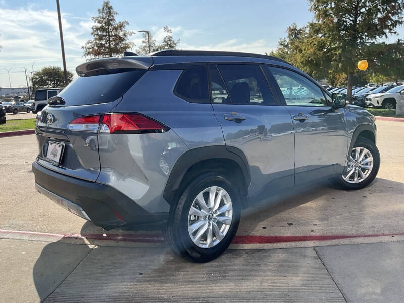 2025 Toyota Corolla Cross LE