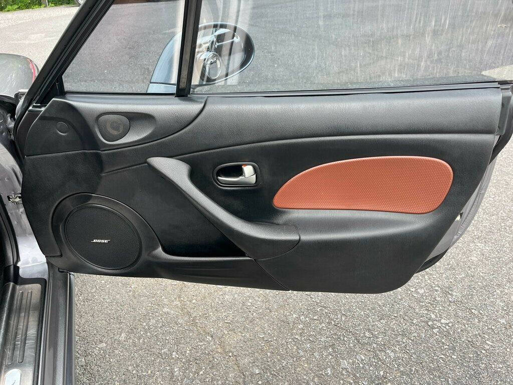 2002 Mazda MX-5 Miata 17