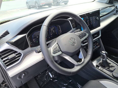 2025 Volkswagen Taos SEL 4Motion