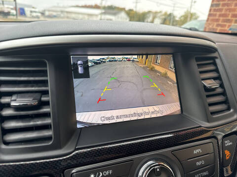 2020 Nissan Pathfinder SV