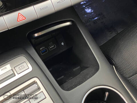 2023 Genesis GV70 2.5T Standard