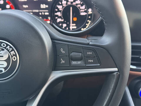 2019 Alfa Romeo Giulia Sport