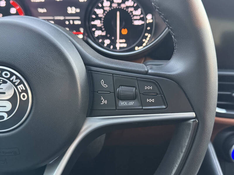 2019 Alfa Romeo Giulia Sport