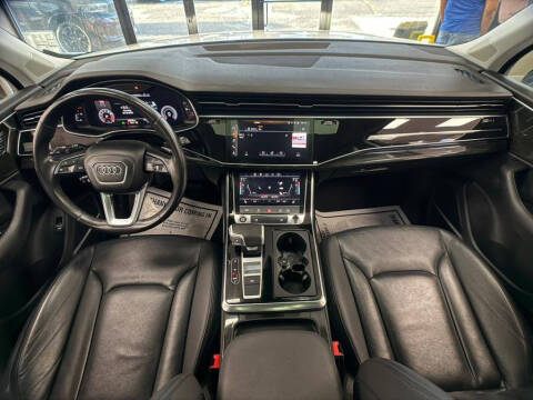 2022 Audi Q7 quattro Premium Plus 55 TFSI