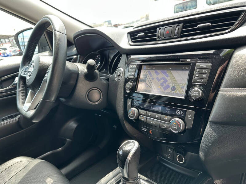 2017 Nissan Rogue SL