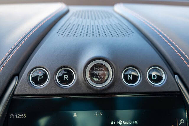 2022 Aston Martin DBX