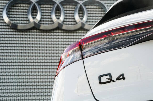 2024 Audi Q4 e-tron quattro Premium Plus 55