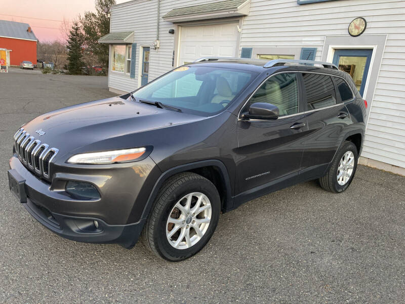 2015 Jeep Cherokee for sale at CLARKS AUTO SALES INC in Houlton ME