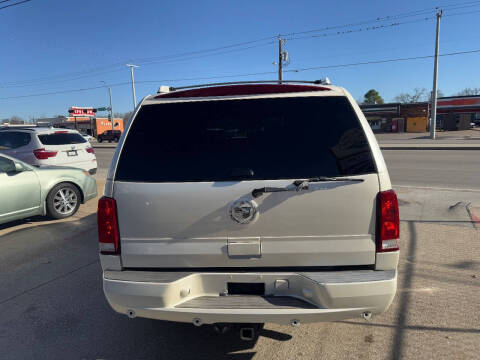 2005 Cadillac Escalade