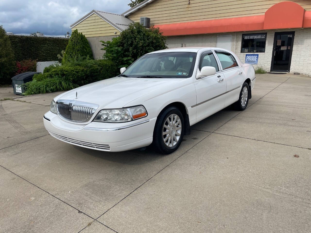 2007 Lincoln Town Car for sale at Drive Motorcars LLC in Akron, OH