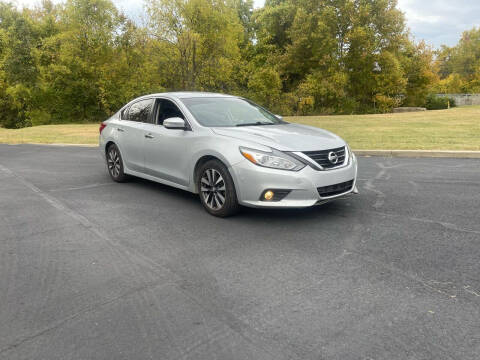 2017 Nissan Altima for sale at CR Auto Sales LLC in Jeffersonville IN