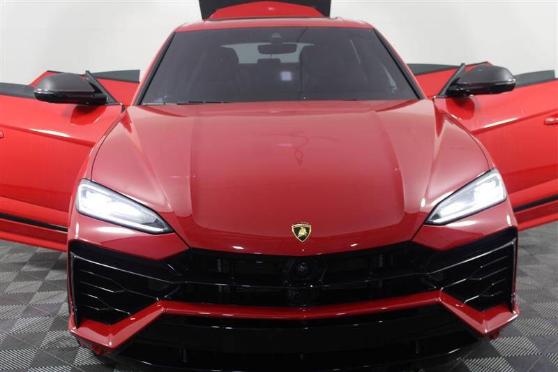 2025 Lamborghini Urus SE