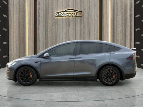 2023 Tesla Model X Standard Range