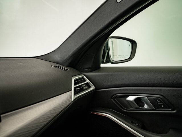 2025 BMW 3 Series 330i xDrive