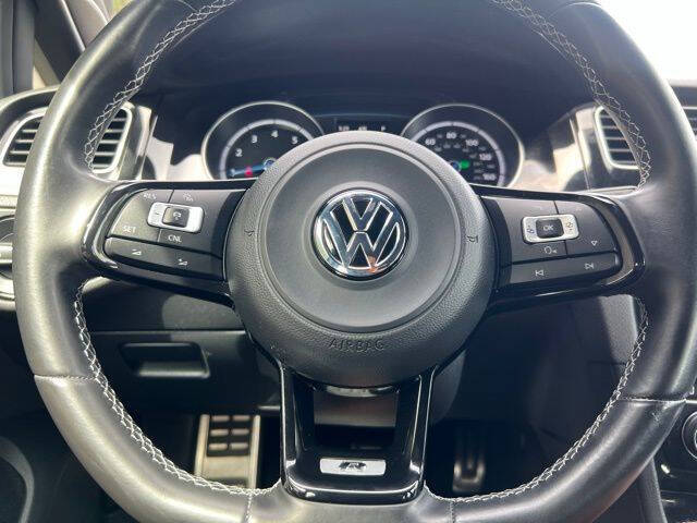 2017 Volkswagen Golf R 4Motion