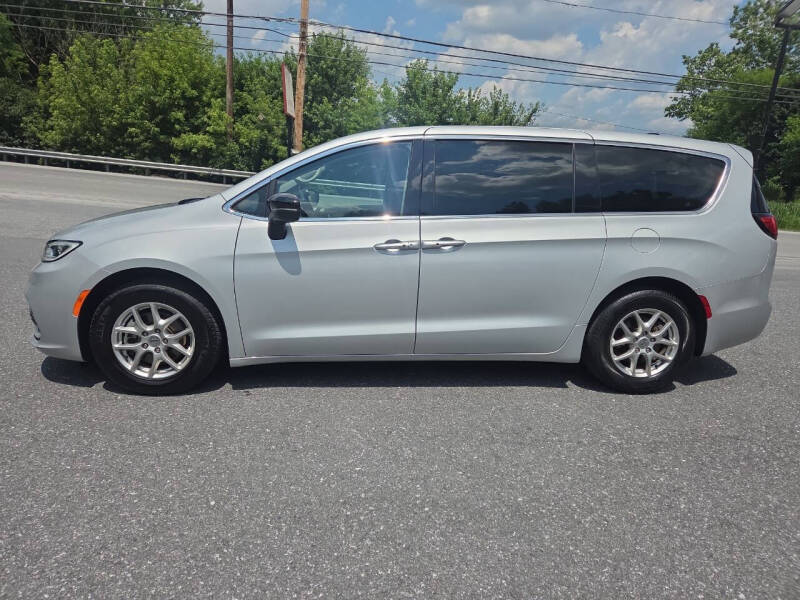 2024 Chrysler Pacifica Touring L