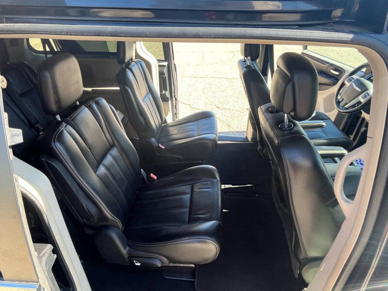 2011 Chrysler Town and Country Touring-L