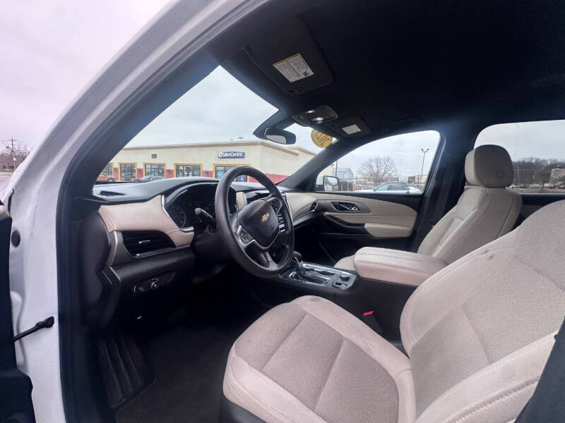 2023 Chevrolet Traverse LS