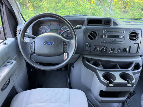 2012 Ford E-Series E-350 SD XLT