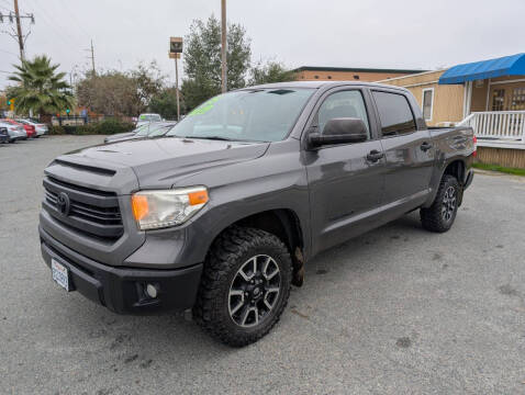 2015 Toyota Tundra SR5