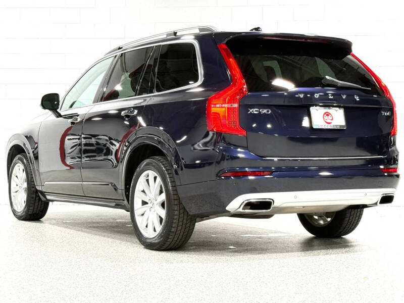 2016 Volvo XC90 T6 Momentum