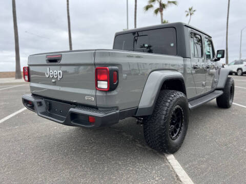 2023 Jeep Gladiator Overland