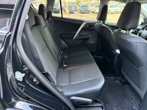 2017 Toyota RAV4 LE
