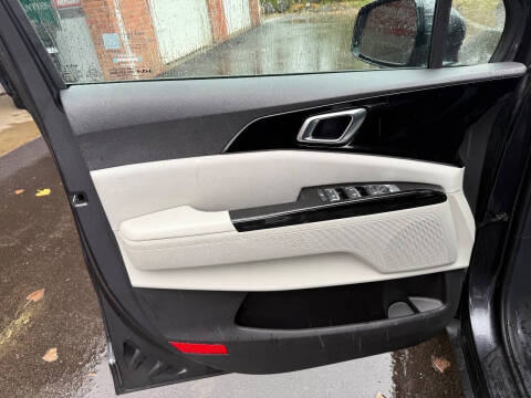 2023 Kia Carnival EX