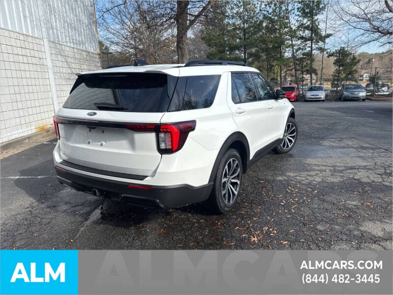 2025 Ford Explorer ST-Line