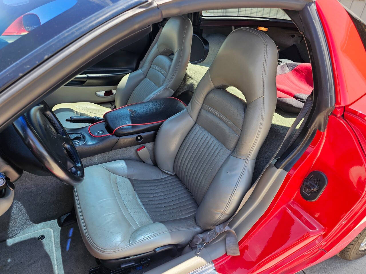 2001 Chevrolet Corvette 102