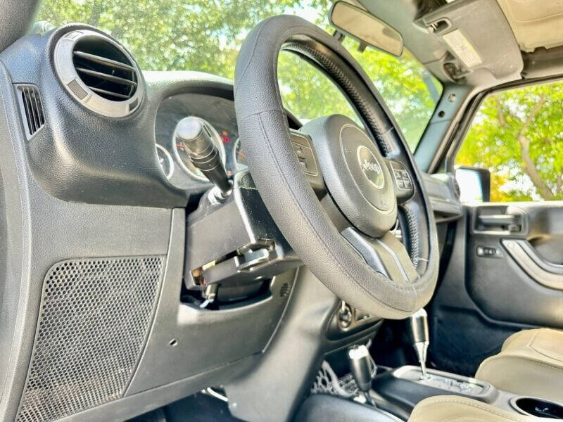 2012 Jeep Wrangler Unlimited  - $20,995