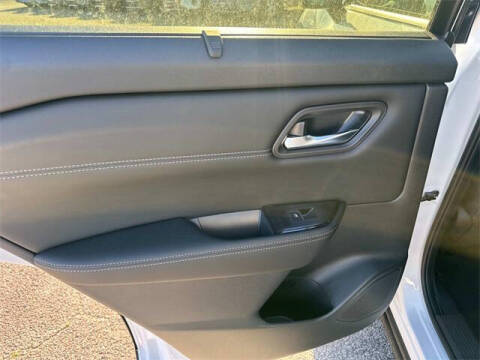 2025 Nissan Rogue SL