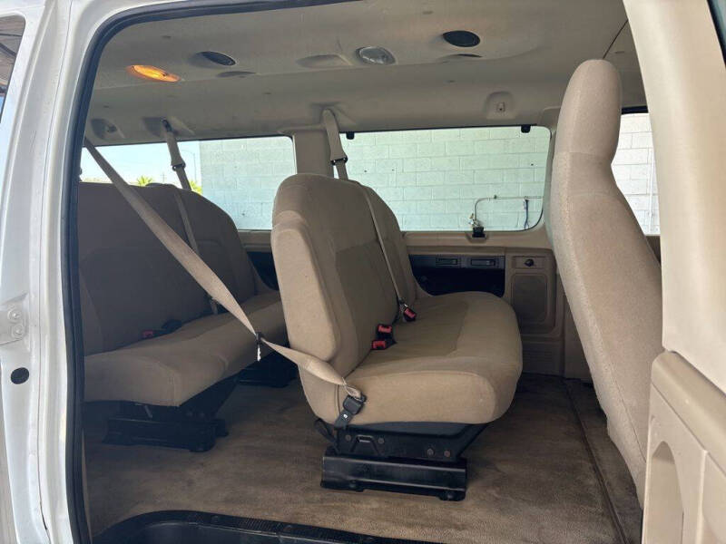 2012 Ford E-Series E-350 SD XLT