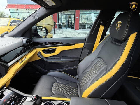 2025 Lamborghini Urus SE