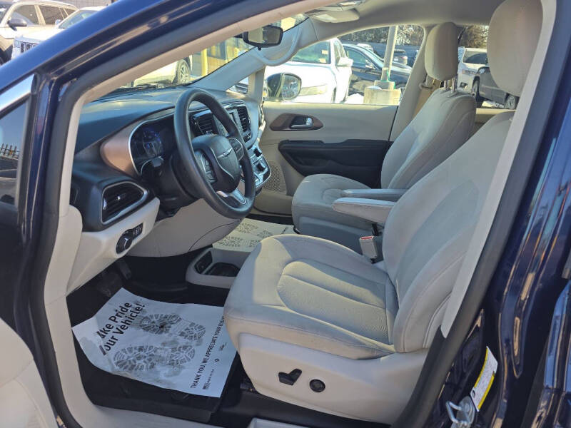 2017 Chrysler Pacifica LX