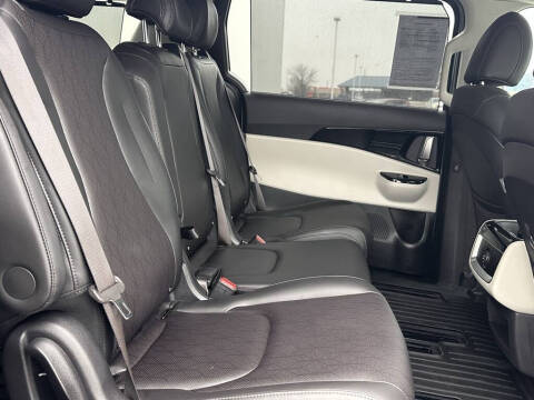 2024 Kia Carnival EX