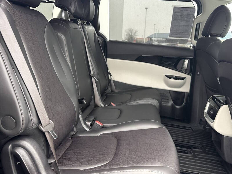 2024 Kia Carnival EX